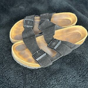 Birkenstock Arizona Black suede Size 8 US or 38 EU. EUC